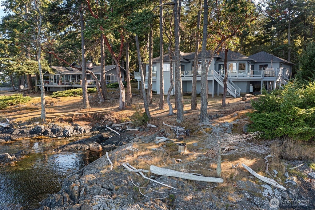 Photo of 254 Vista Way, Friday Harbor, WA 98250 (MLS # 2586245)