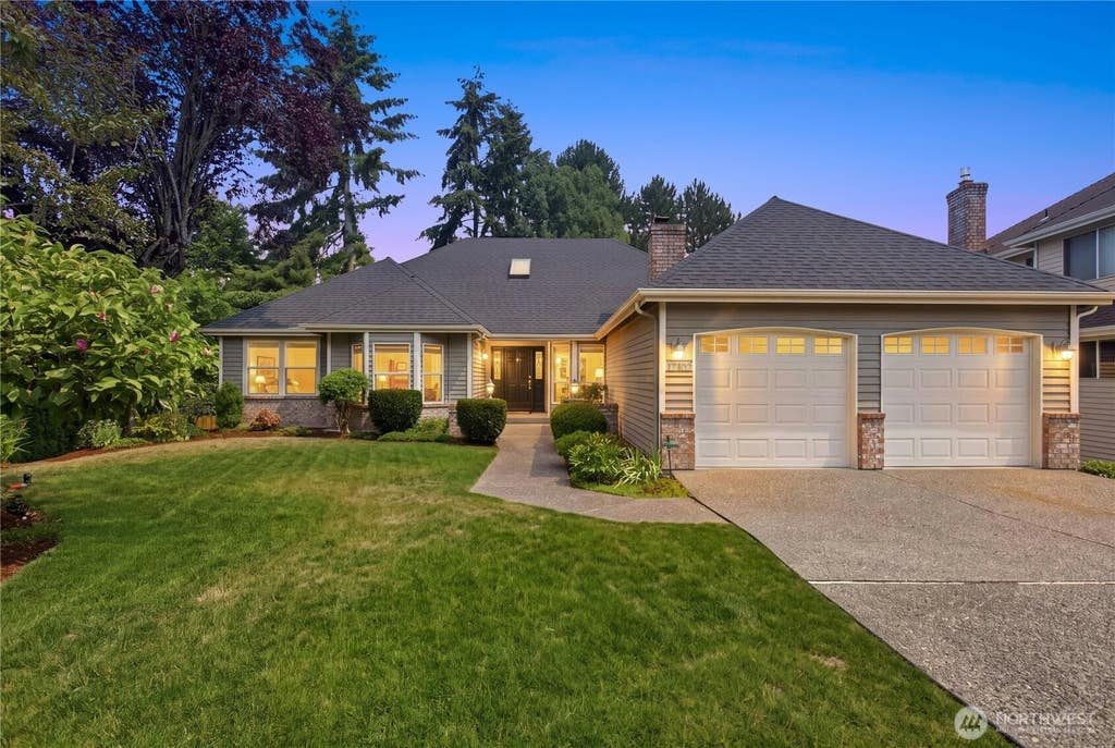 Photo of 17102 NE 37th Place, Bellevue, WA 98008 (MLS # 2565381)