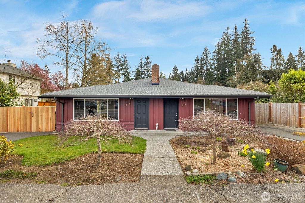 Photo of 212 Madison Street, Everett, WA 98203 (MLS # 2501094)
