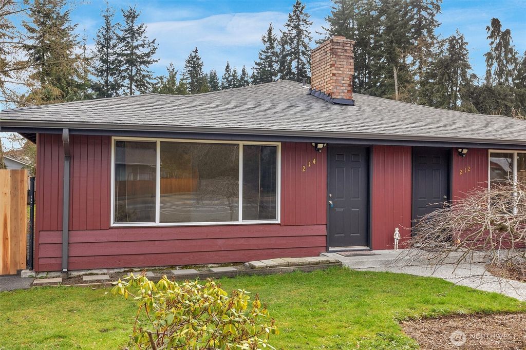 Photo of 212 Madison Street, Everett, WA 98203 (MLS # 2501094)