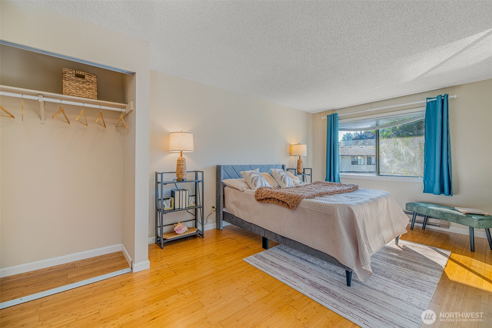 Kent, Washington 98030, United States, 2 Bedrooms Bedrooms, ,2 BathroomsBathrooms,Residential,Active,217027