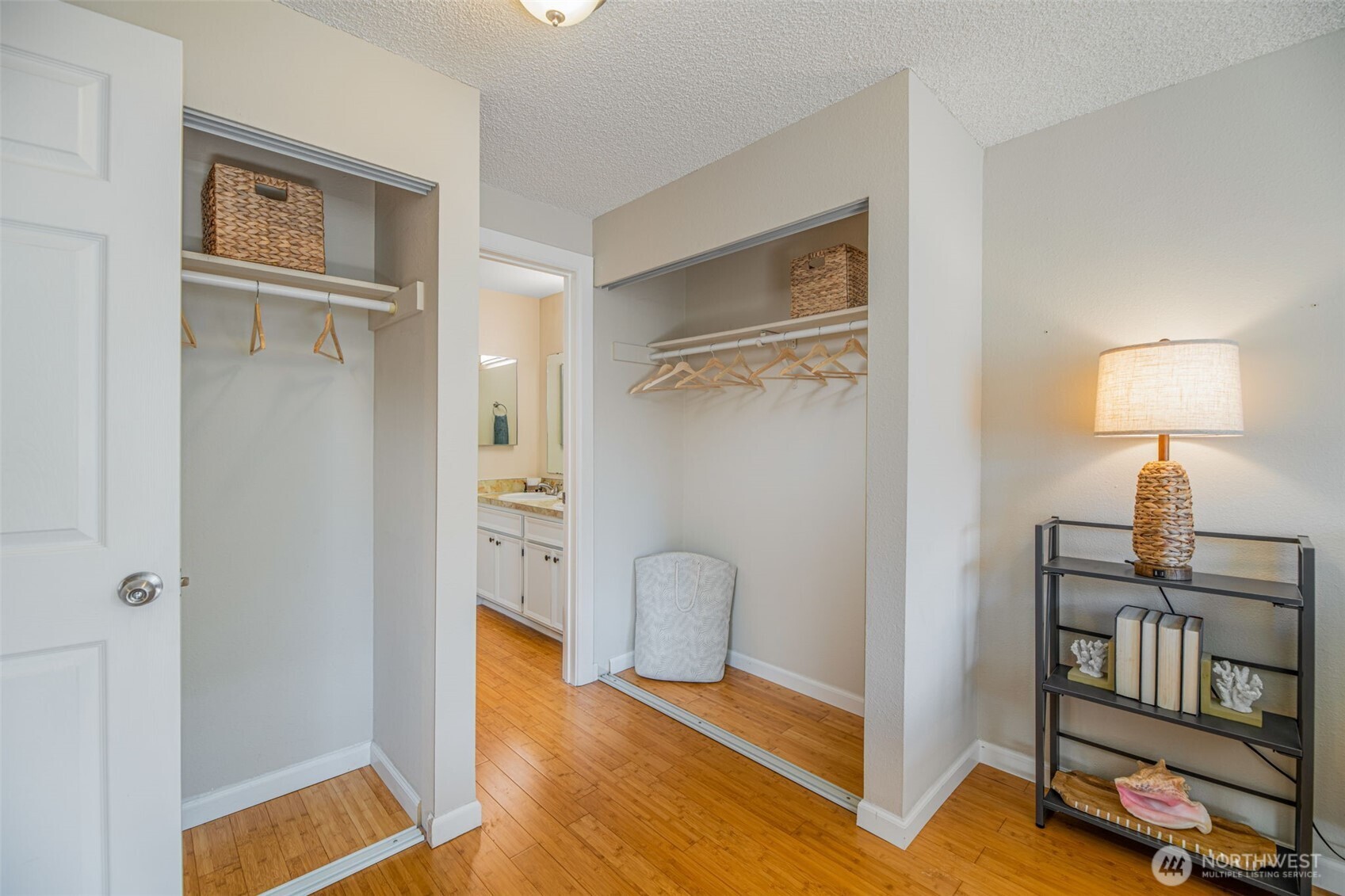 Kent, Washington 98030, United States, 2 Bedrooms Bedrooms, ,2 BathroomsBathrooms,Residential,Active,217027