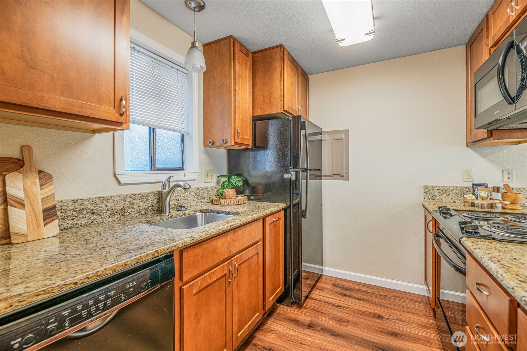 Kent, Washington 98030, United States, 2 Bedrooms Bedrooms, ,2 BathroomsBathrooms,Residential,Active,217027