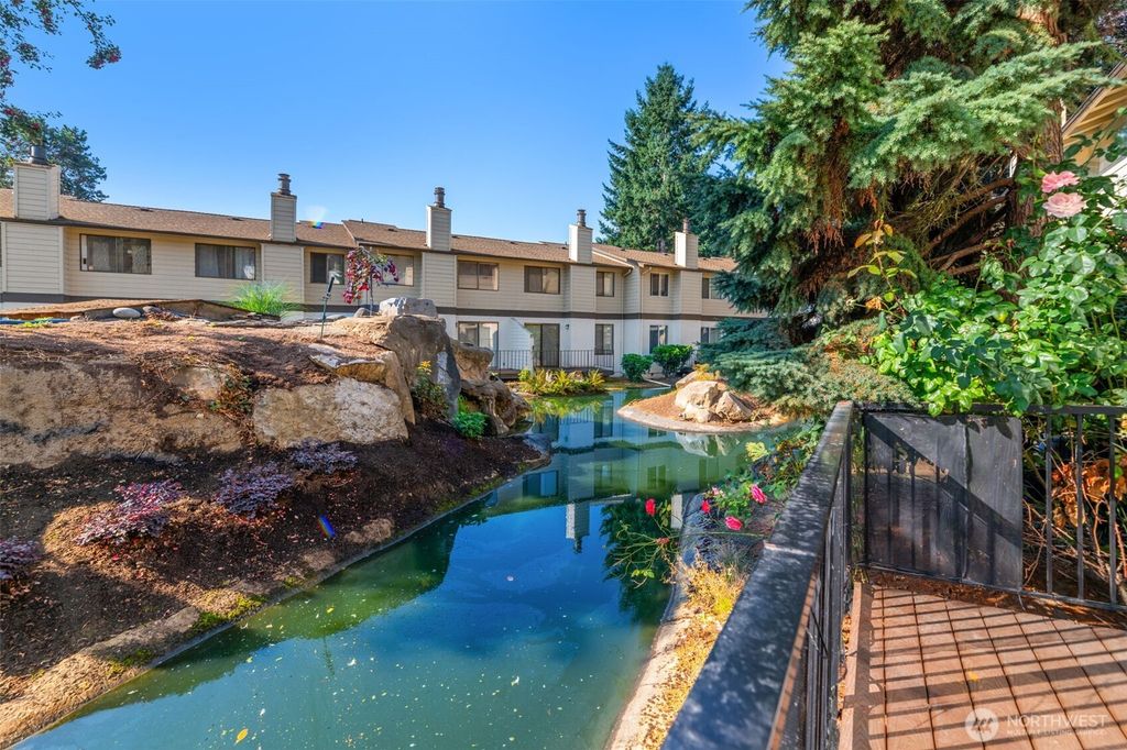 Photo of 1804 Maple Lane Ln S #B11, Kent, WA 98030 (MLS # 2435306)