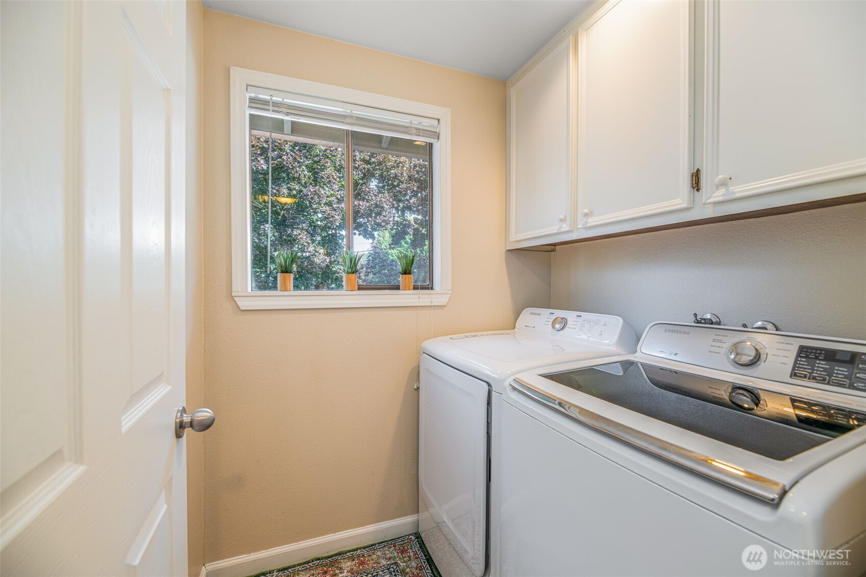 Kent, Washington 98030, United States, 2 Bedrooms Bedrooms, ,2 BathroomsBathrooms,Residential,Active,217027