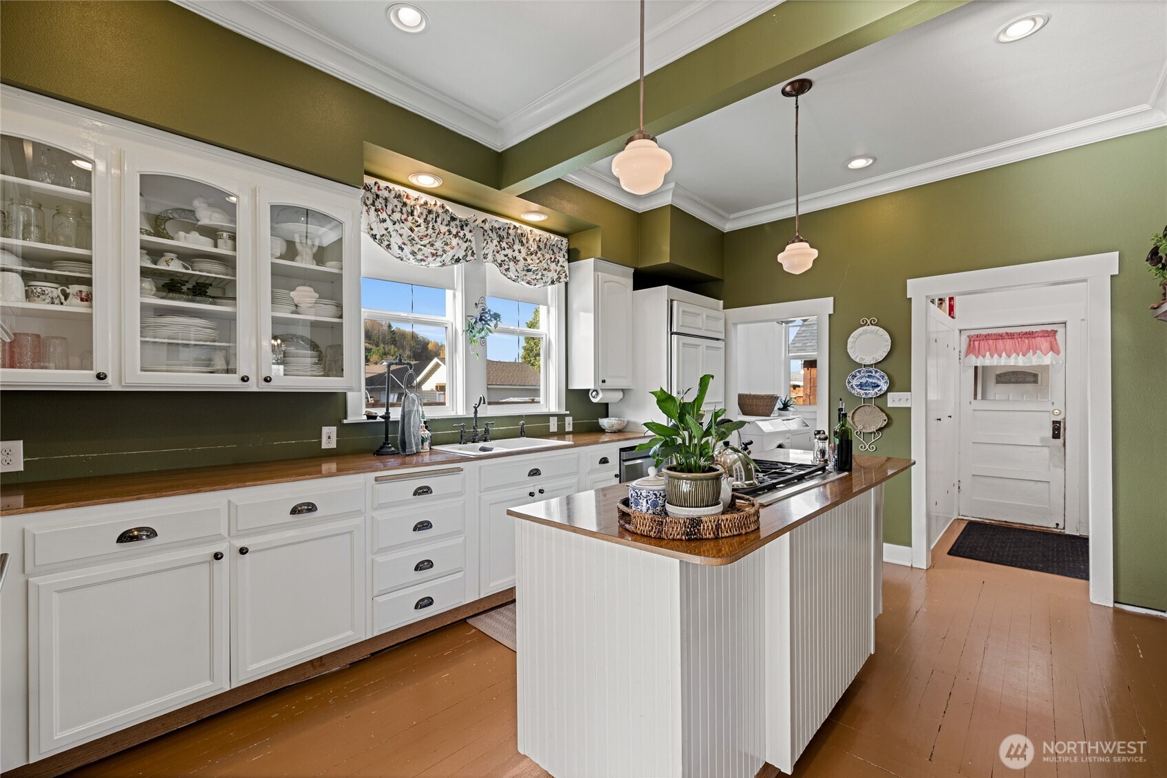 202 Prospect Street E