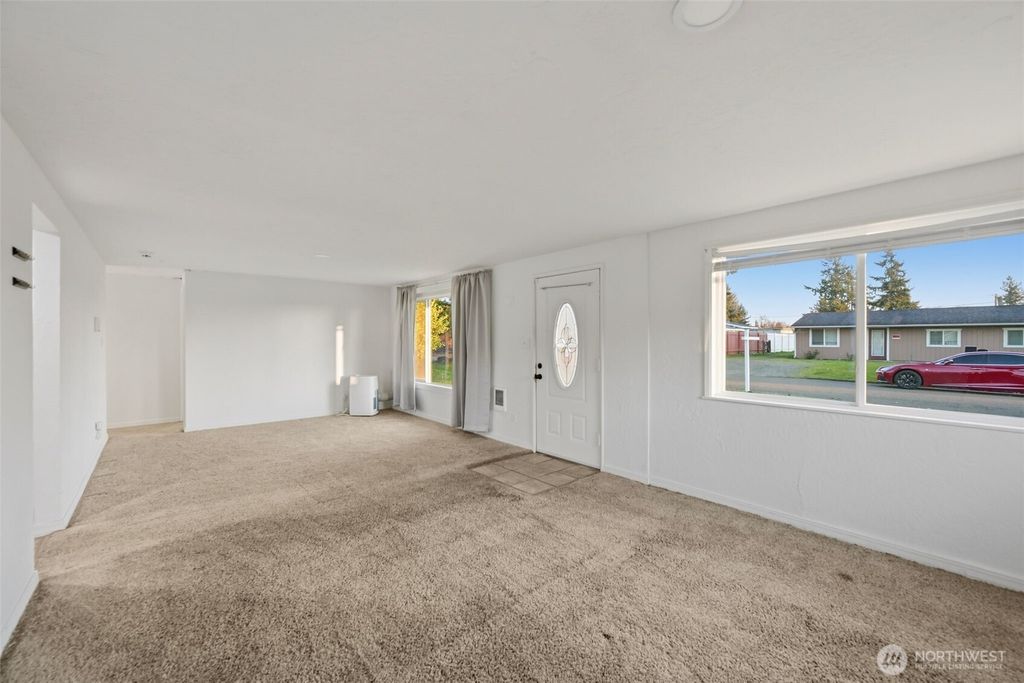 Photo of 4827 Diamond Boulevard SW, Lakewood, WA 98499 (MLS # 2467649)