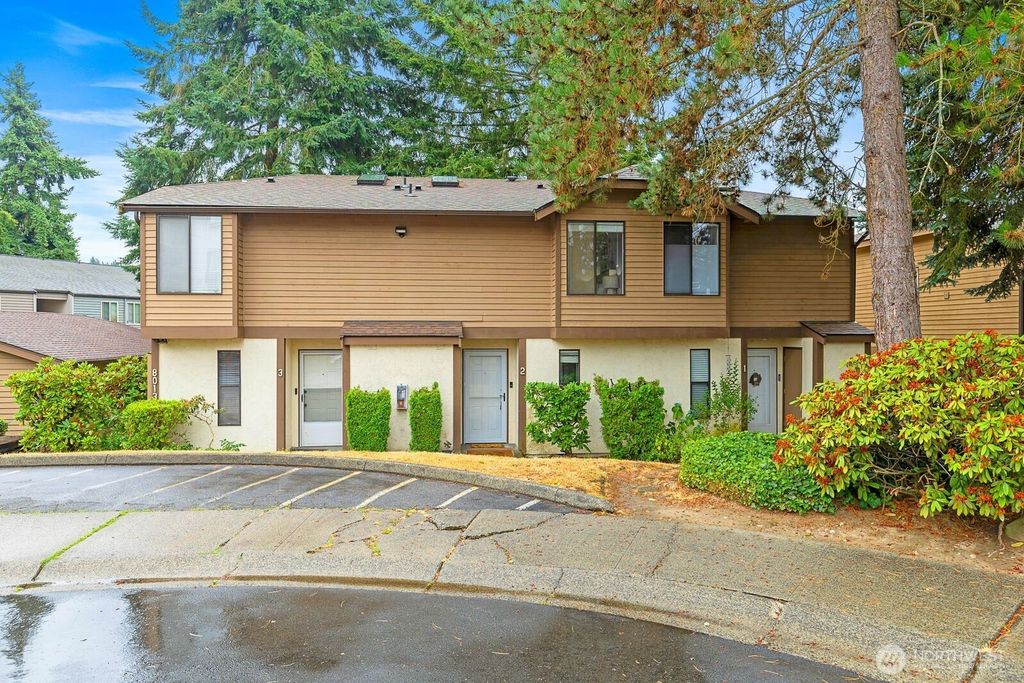 Photo of 8013 NE 177th Court #2, Kenmore, WA 98028 (MLS # 2426847)