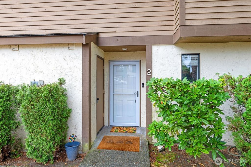 Photo of 8013 NE 177th Court #2, Kenmore, WA 98028 (MLS # 2426847)