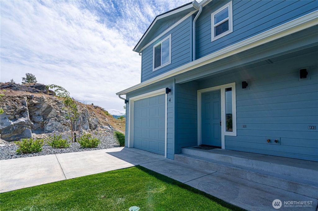 Photo of 51 Phoebe Lane #B4, Manson, WA 98831 (MLS # 2525753)