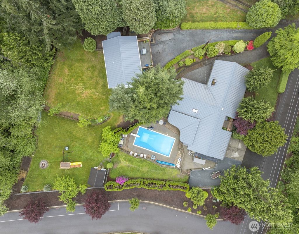 Photo of 428 W Davies Loop, Lake Stevens, WA 98258 (MLS # 2525208)