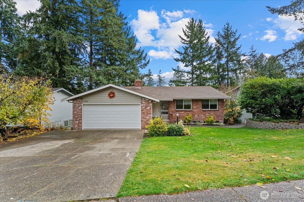 Photo of 33422 29th Place SW, Federal Way, WA 98023 (MLS # 2454016)
