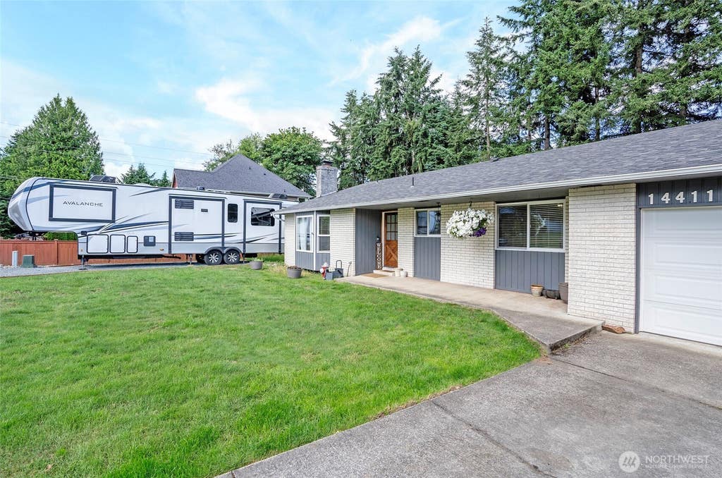 Photo of 14411 116th Avenue Ct E, Puyallup, WA 98374 (MLS # 2541568)