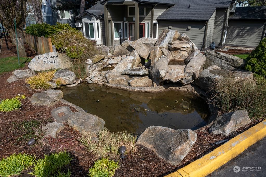 Photo of 11109 NE 124th Lane #B206, Kirkland, WA 98034 (MLS # 2044346)