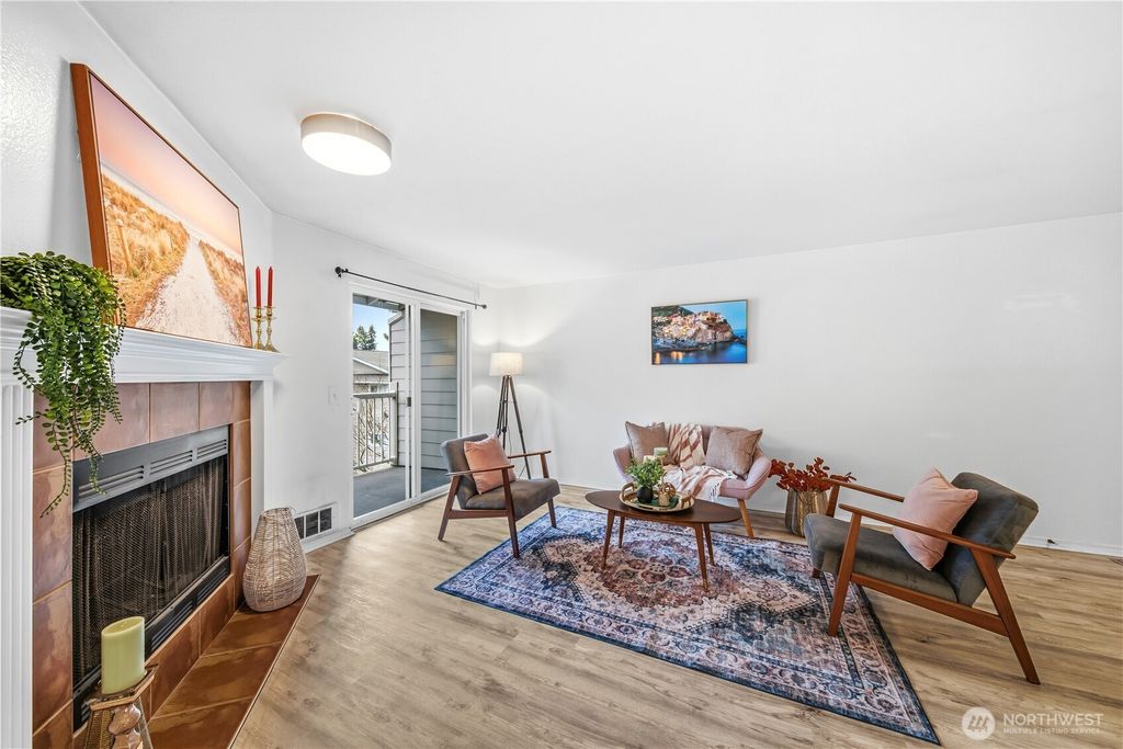 Photo of 1144 N 198th Street #E304, Shoreline, WA 98133 (MLS # 2471552)