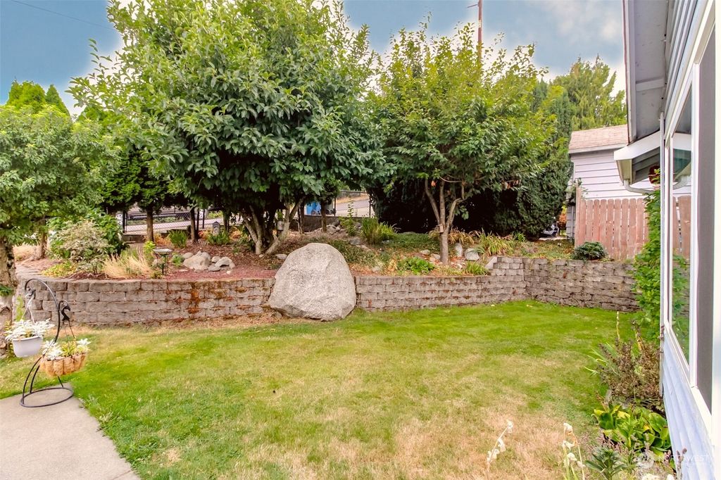 Photo of 4470 S 173rd Street, SeaTac, WA 98188 (MLS # 2144636)