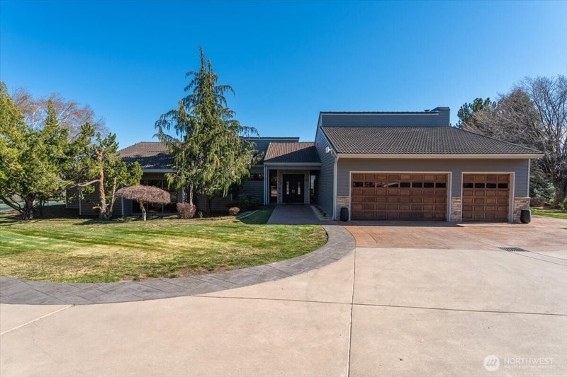 4333 Anna Lane
