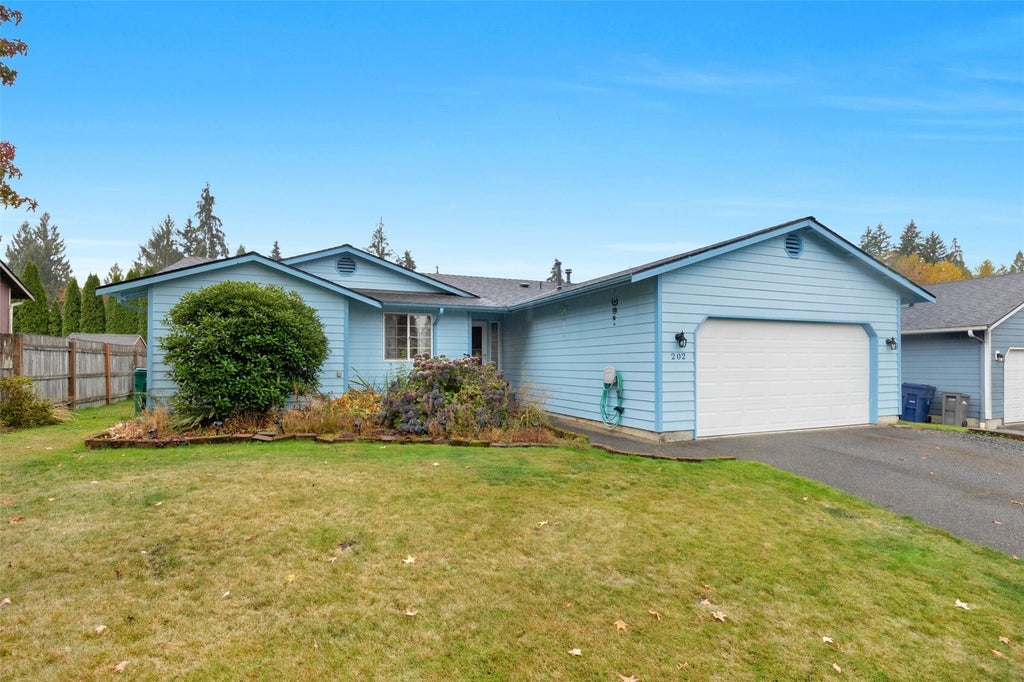 Photo of 202 Tompkins Pl PL, Granite Falls, WA 98252 (MLS # 2598924)
