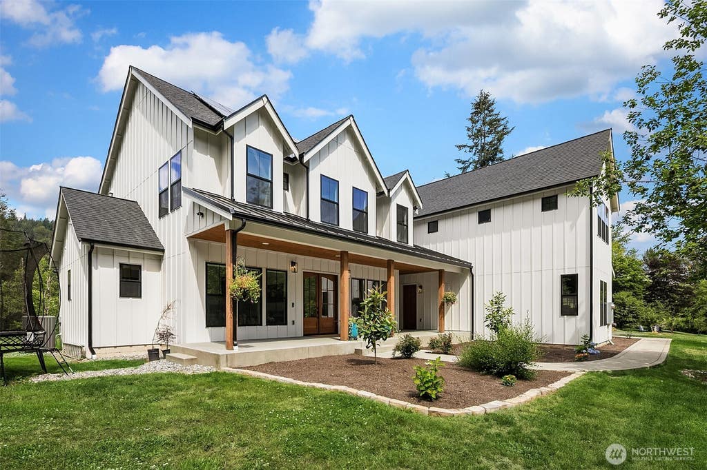 Photo of 24926 SE 162 Street, Issaquah, WA 98027 (MLS # 2545045)