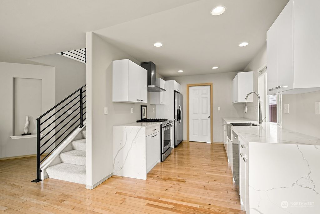 listing image 9367754826980963248