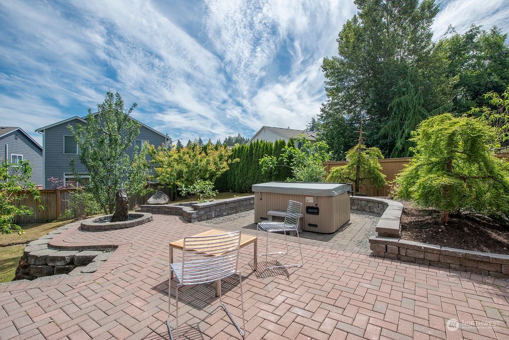 listing image 9360107471728149558