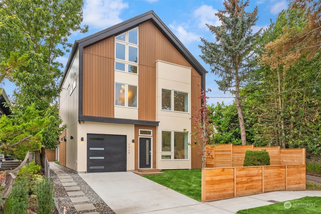 Photo of 7715 25th Avenue NE, Seattle, WA 98115 (MLS # 2290492)