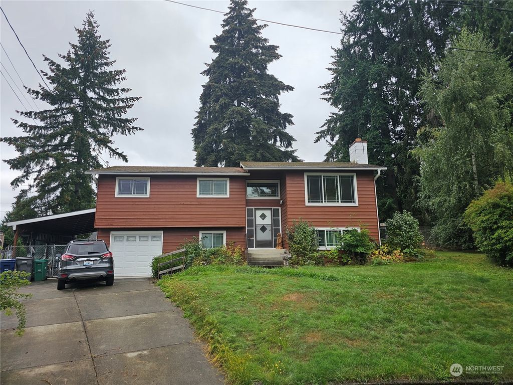 Photo of 15516 NE 53rd Place, Redmond, WA 98052 (MLS # 2314431)