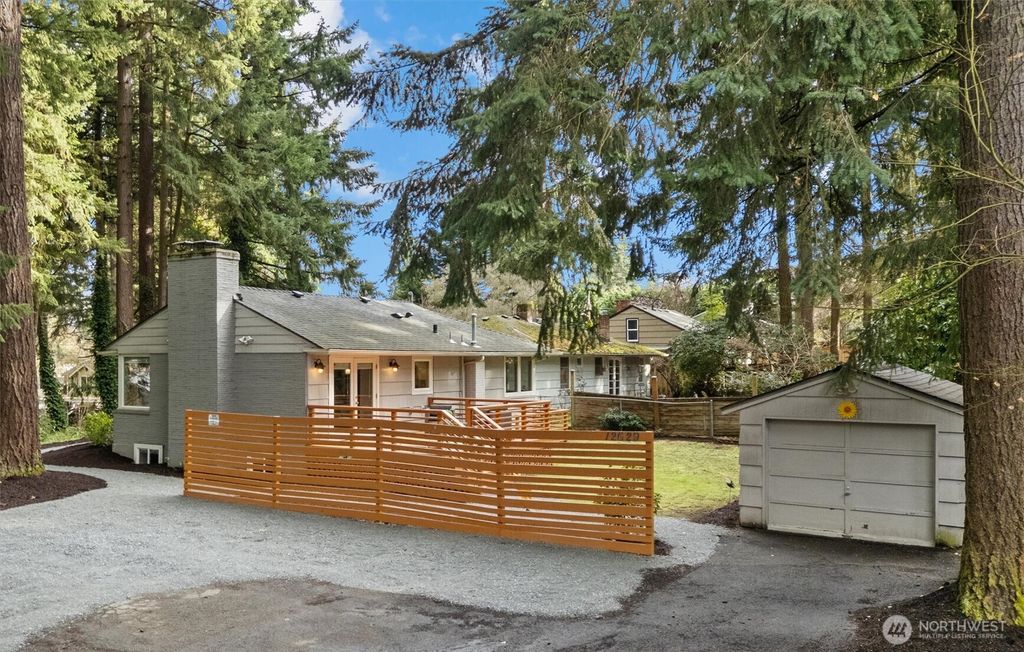 Photo of 12629 10th Avenue NE, Seattle, WA 98125 (MLS # 2488933)