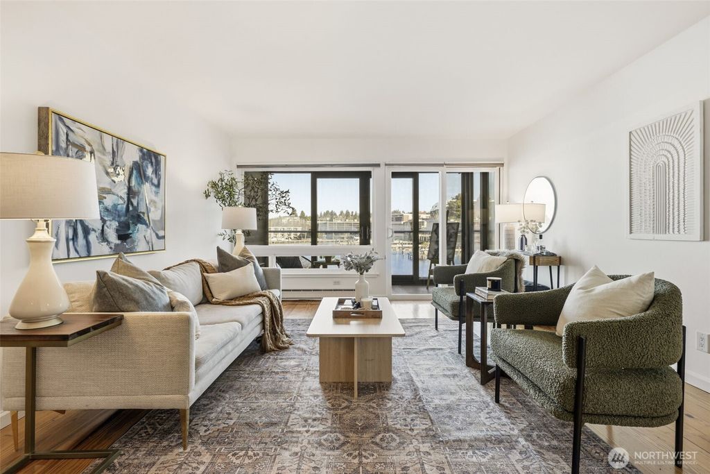 Photo of 515 S Lake Street #204, Kirkland, WA 98033 (MLS # 2470884)