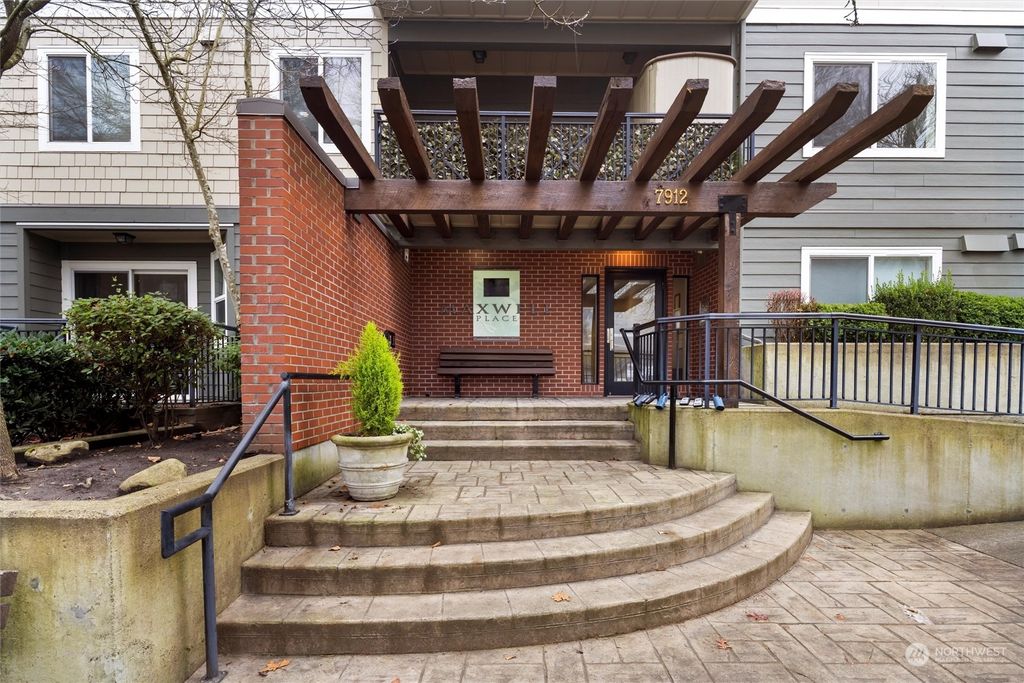 Photo of 7912 170th Avenue NE #101, Redmond, WA 98052 (MLS # 2311715)