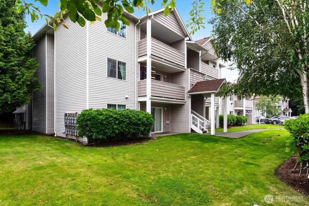 Photo of 1001 W Casino Road #G303, Everett, WA 98204 (MLS # 2545562)