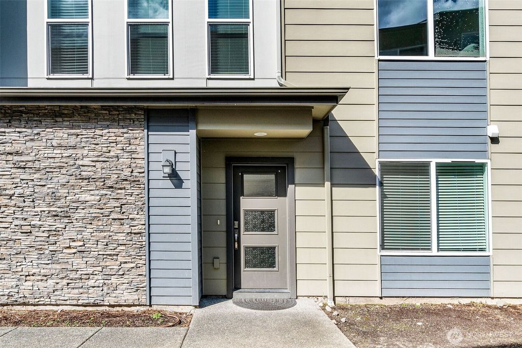 Photo of 2021 129th Place SW #F, Everett, WA 98204 (MLS # 2496509)