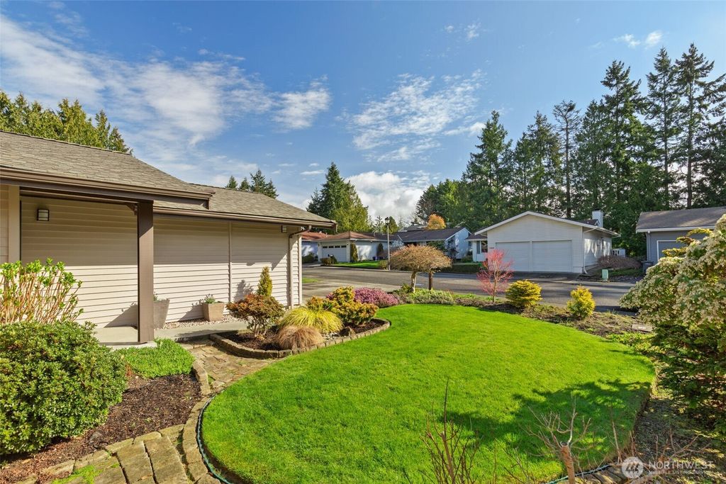 Photo of 24827 13th Avenue S, Des Moines, WA 98198 (MLS # 2491721)