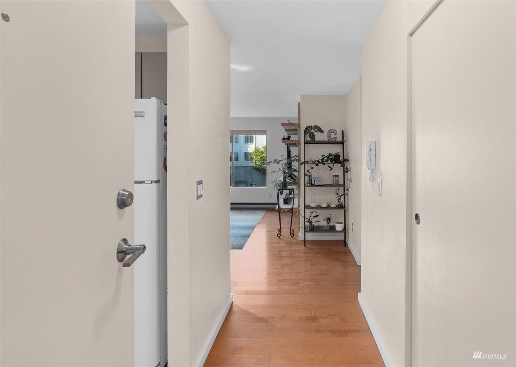 Photo of 12300 28th Avenue NE #109, Seattle, WA 98125 (MLS # 1977677)