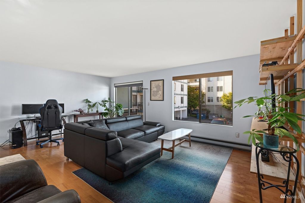 Photo of 12300 28th Avenue NE #109, Seattle, WA 98125 (MLS # 1977677)