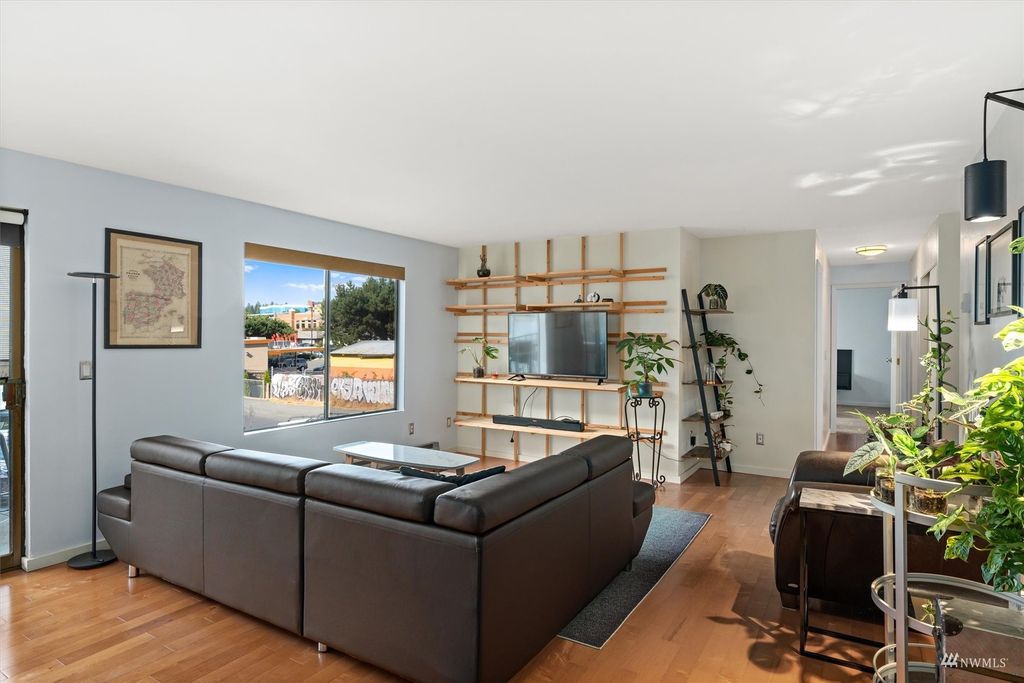 Photo of 12300 28th Avenue NE #109, Seattle, WA 98125 (MLS # 1977677)