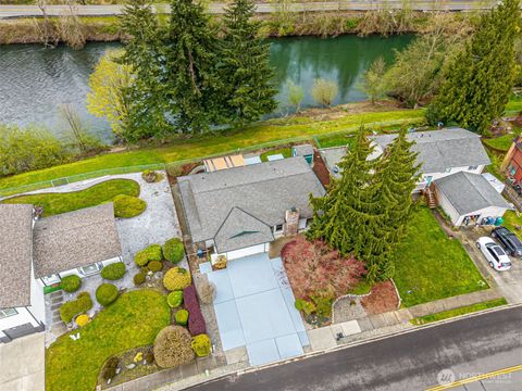 Photo of 1808 E Riverview Drive NE, Auburn, WA 98002 (MLS # 2506343)