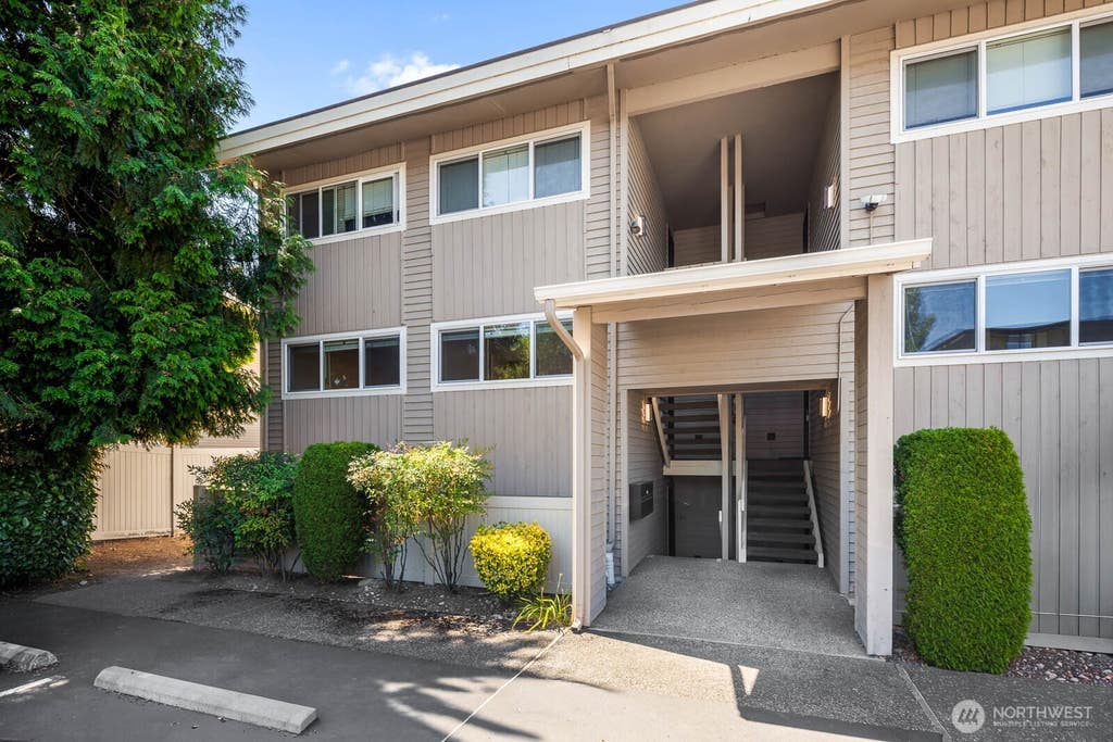 Photo of 725 9th Avenue S #201, Kirkland, WA 98033 (MLS # 2562543)