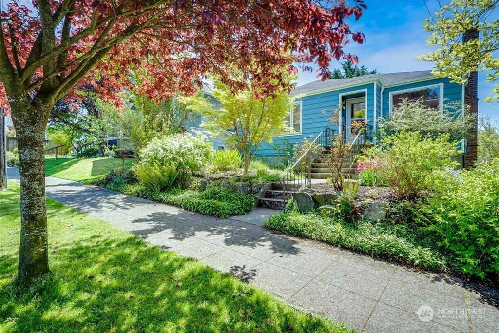 Photo of 121 NW 75th Street, Seattle, WA 98117 (MLS # 2066645)