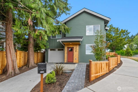 Photo of 2509 N 42nd Street, Seattle, WA 98103 (MLS # 2557605)
