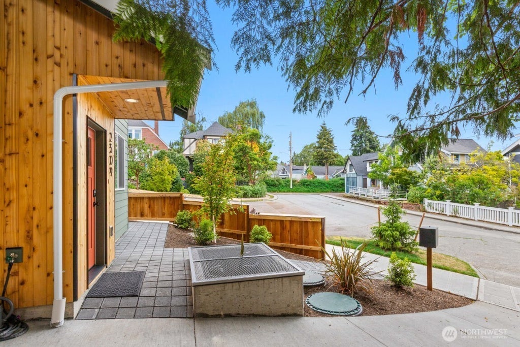 Photo of 2509 N 42nd Street, Seattle, WA 98103 (MLS # 2557605)