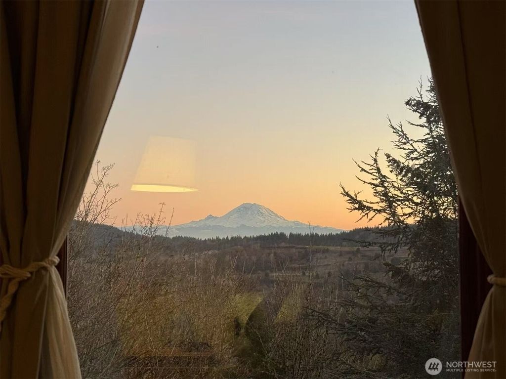 Photo of 14635 SE 56th Street, Bellevue, WA 98006 (MLS # 2347789)