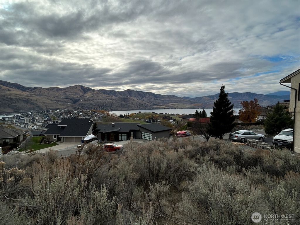 Photo of 139 Bogey Boulevard, Chelan, WA 98816 (MLS # 2467043)
