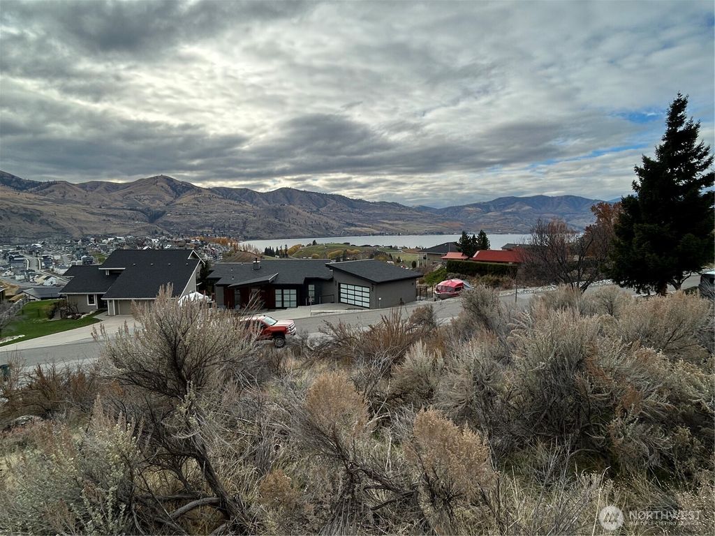 Photo of 139 Bogey Boulevard, Chelan, WA 98816 (MLS # 2467043)
