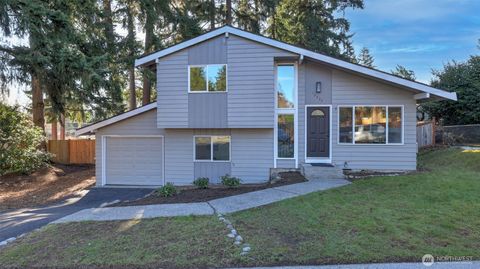 Photo of 12227 NE 137th Place, Kirkland, WA 98034 (MLS # 2479733)