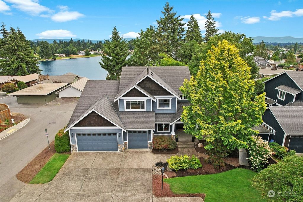 Photo of 13521 SE 265th Street, Kent, WA 98042 (MLS # 2277768)