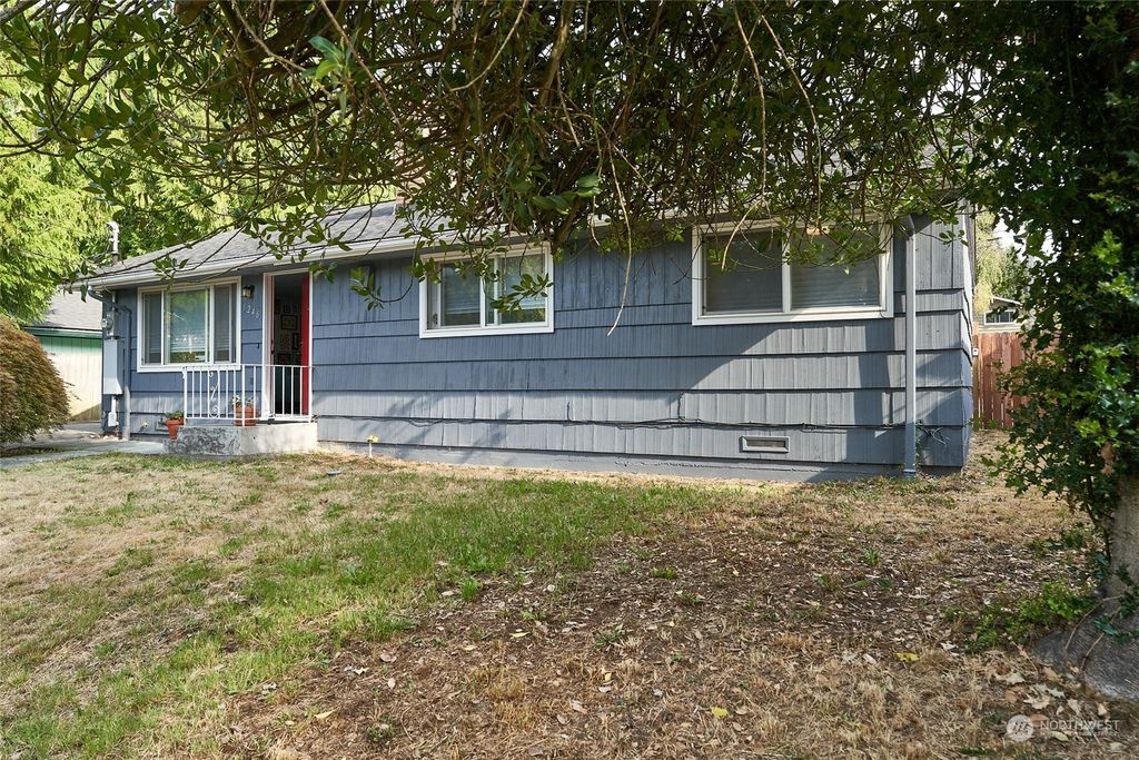 Photo of 1246 S 132nd Street, Burien, WA 98168 (MLS # 2278589)