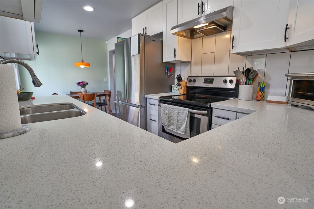 Photo of 1246 S 132nd Street, Burien, WA 98168 (MLS # 2278589)