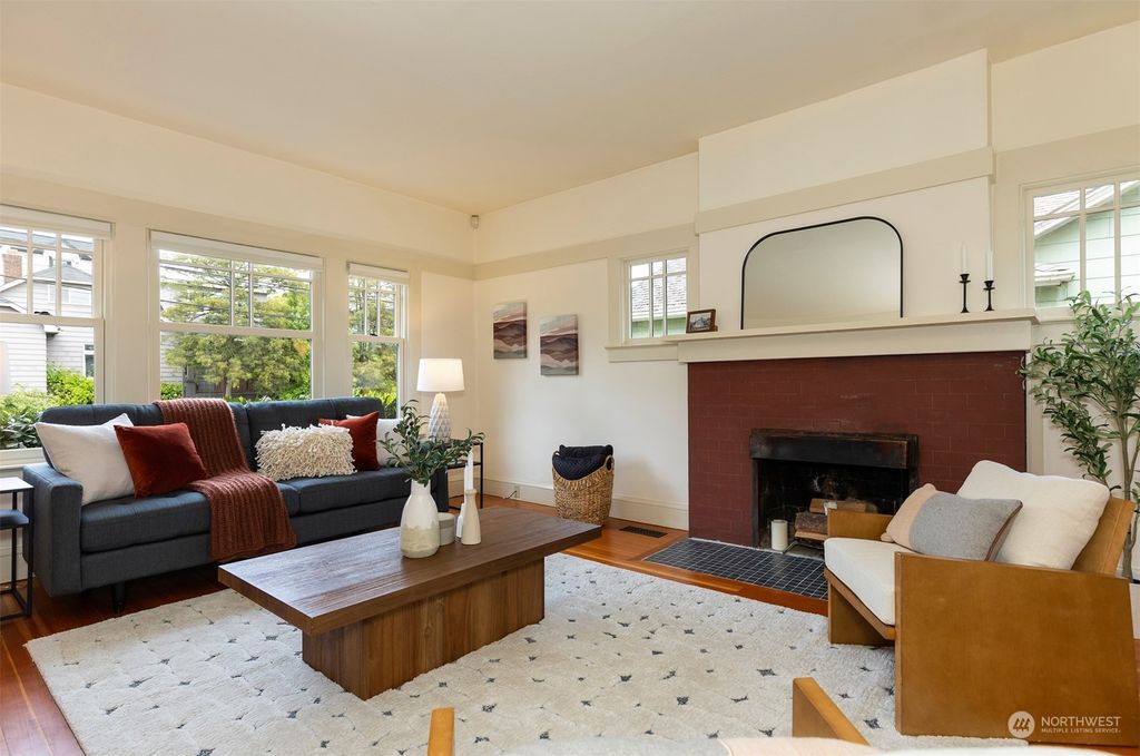 Photo of 1115 N 40th Street, Seattle, WA 98103 (MLS # 2239927)