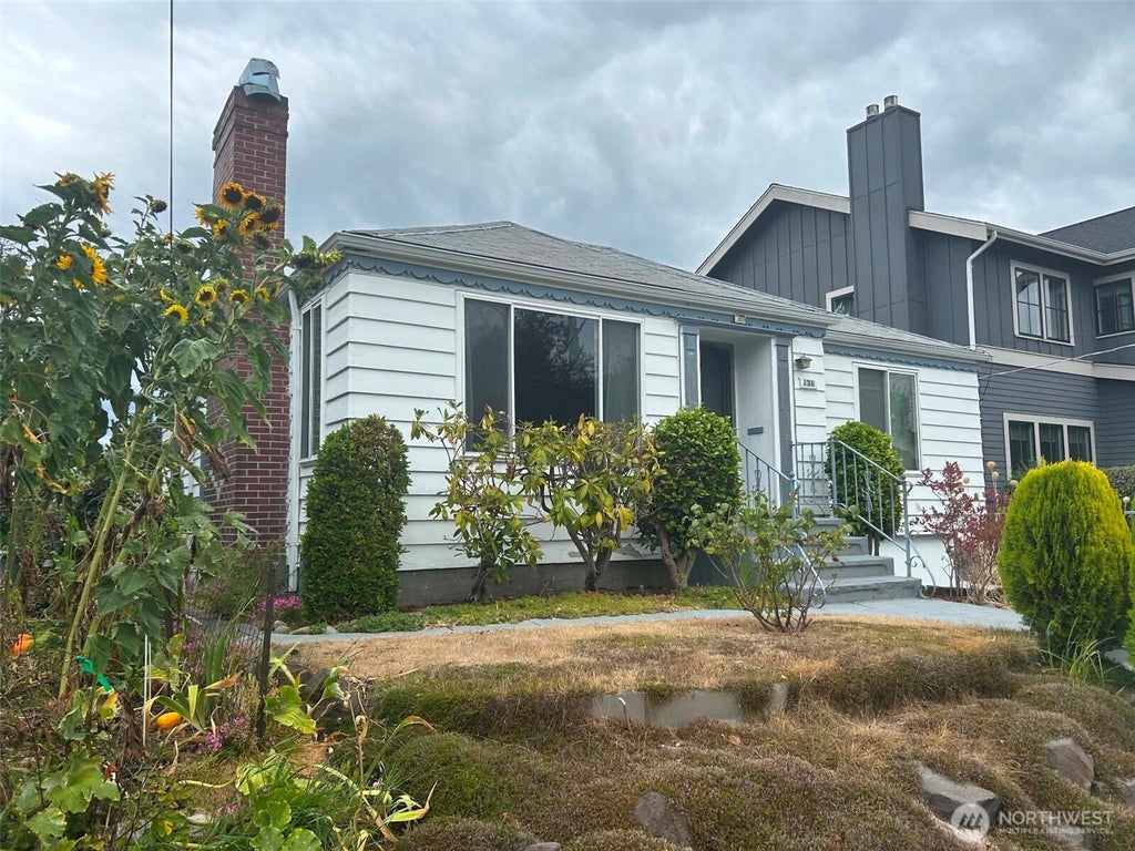 Photo of 136 NE 58th Street, Seattle, WA 98105 (MLS # 2583161)